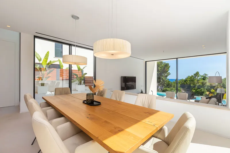 Elegant new-build villa with modern amenities and sea views — photo 9