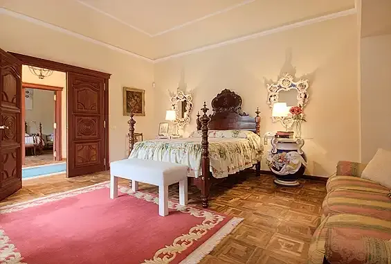 Rustic property in impeccable condition. The main house has: large hall; five bedrooms with en-suite bathroom; one toilet; two living rooms with fireplace, one d — photo 11