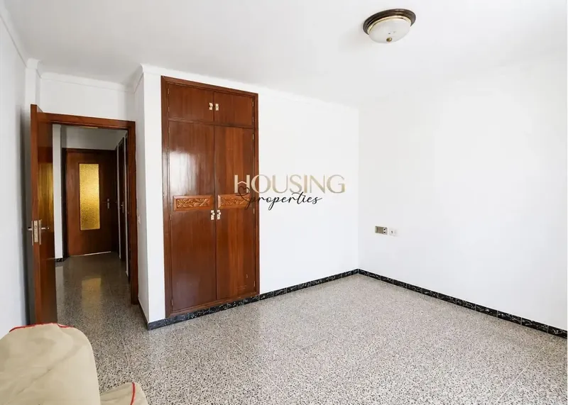 AMPLIO y LUMINOSO PISO CON PARKING Y TRASTERO EN ZONA PLAZA MADRID — photo 11