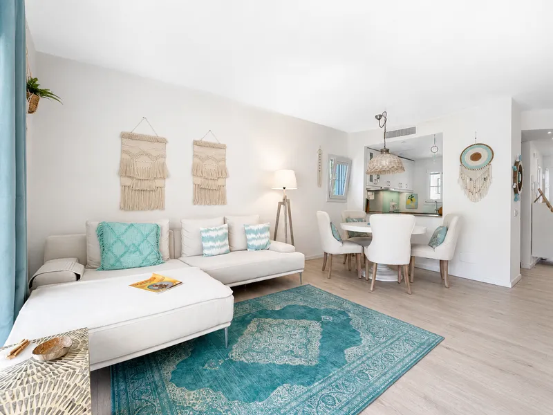 Elegant townhouse in exclusive residence next to the golf courses in Camp de Mar Mas — photo 1