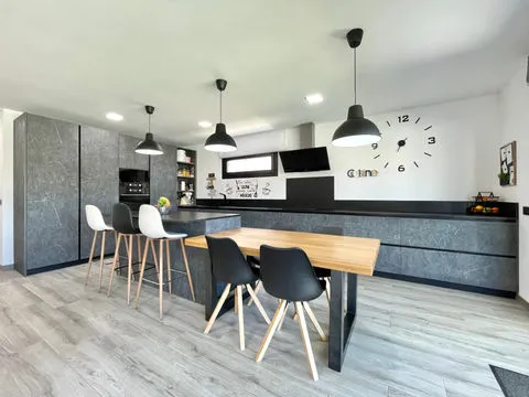 House, independent chalet for sale on Avenida de los Claveles, Palmanyola — photo 3