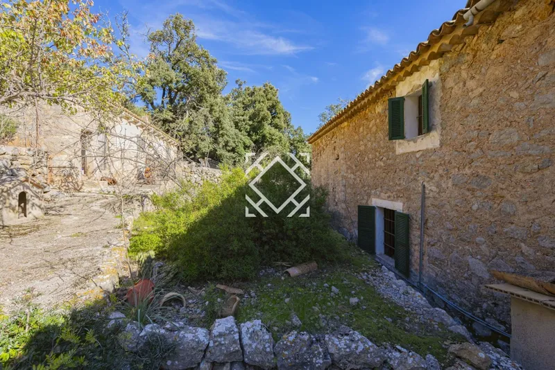 Exclusive country estate with an elegant residence and spectacular sea and mountain views for sale in Escorca, Mallorca. — photo 10