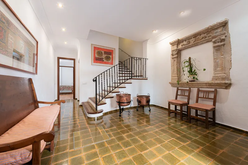 Magnificent village town house with patio and large garage located in the heart of Pollença, the old town — photo 3