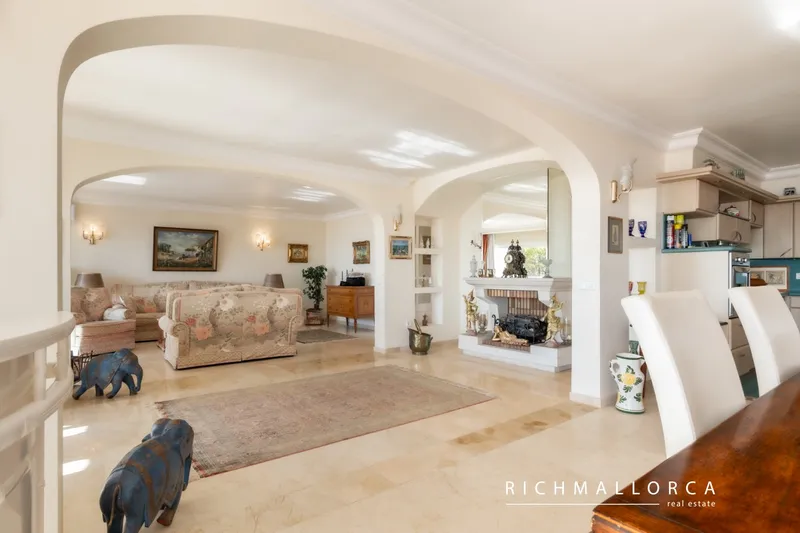 Exclusive Seafront Apartment with Private Pool in Portals Nous — photo 6