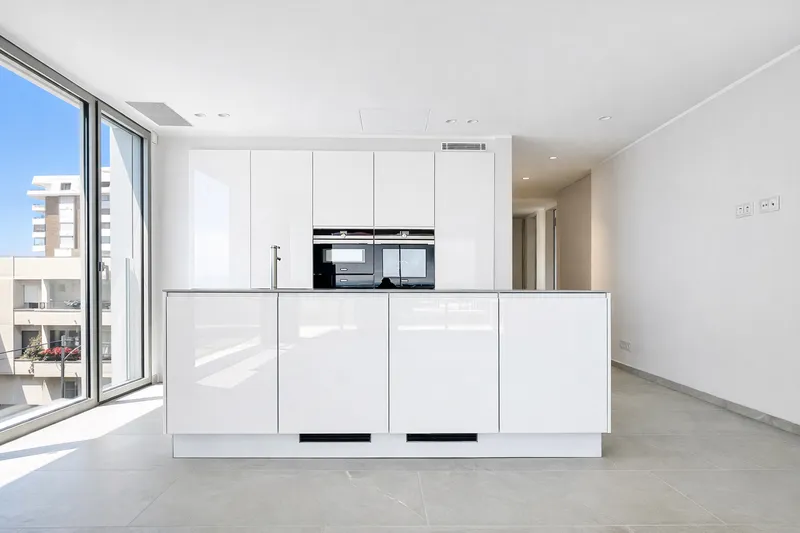 Modern Apartment with Panoramic Sea Views on the Front Line of Paseo Marítimo, Palma — photo 6