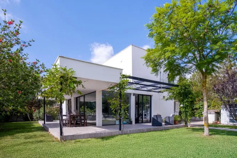 Elegant Modern Villa with Pool and Privacy in Crestatx, Near Pollença — photo 10