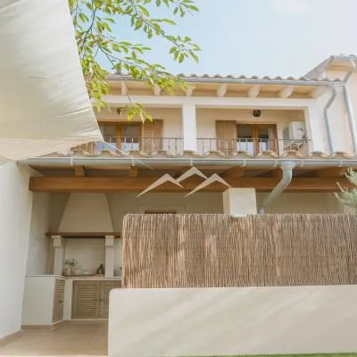 Semi-detached house in Llubí with very good qualities — photo 1