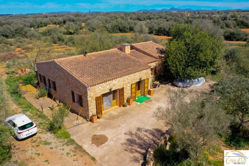 Natural Stone Finca with Expansive Grounds and Authentic Mallorcan Charm near Felanitx — photo 1