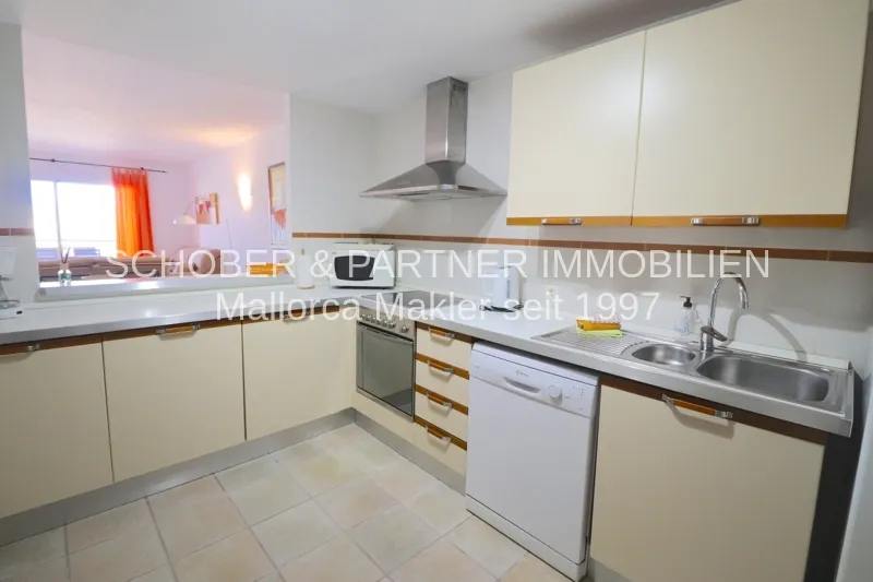 Modern apartment with 2 bedrooms and sea views — photo 11