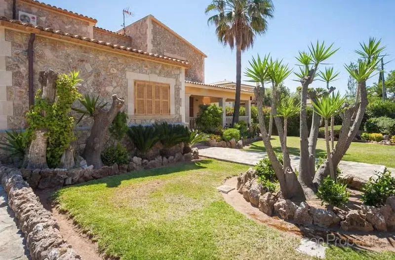 Elegant Villa in Llenaire with Rental Licence - Just Steps from the Seafront in Port de Pollença — photo 2