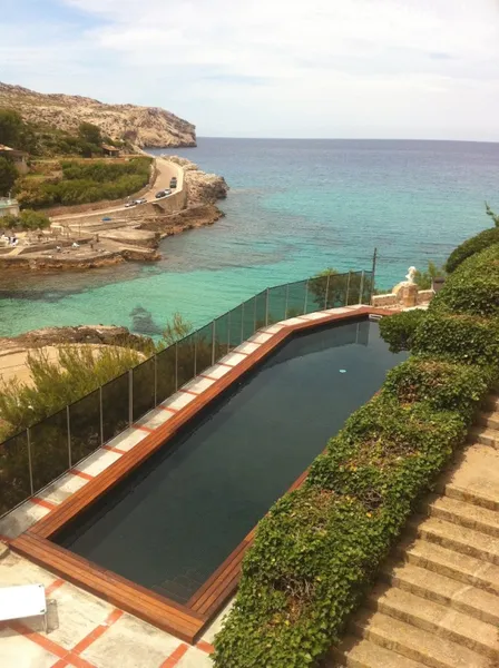Frontline villa for sale in Mallorca's North with direct access to the beach in Cala Sant Vicenç, Mallorca — photo 5