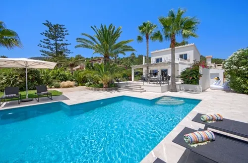 Amazing Villa with Holiday Licence for Sale in Port Andratx — photo 1