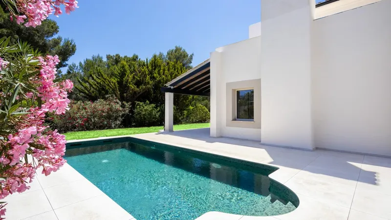 For Sale In Belavent Exclusive Contemporary Villa with Private Swimming Pool — photo 2