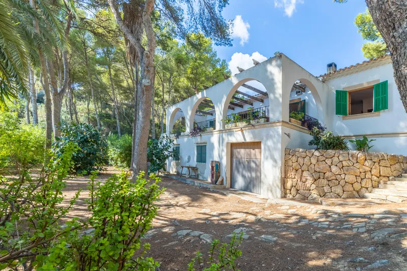 Villa in need of renovation in Costa de la Calma in a dream location — photo 1