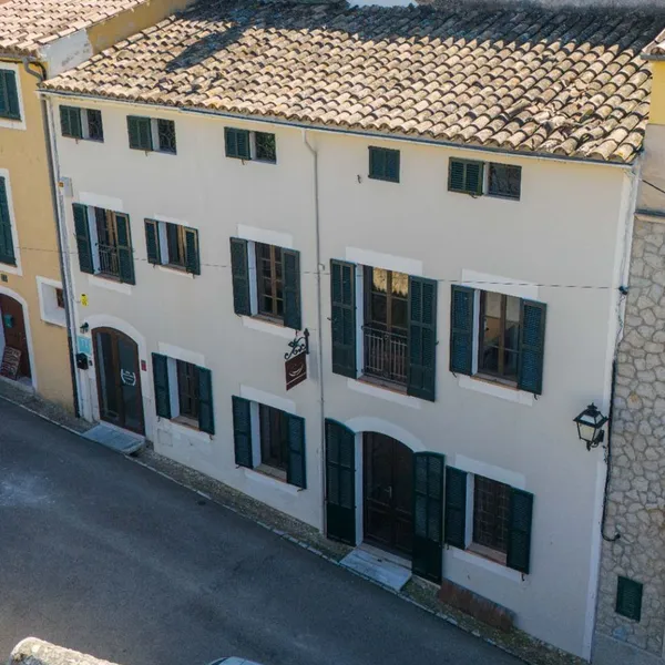 Traditional boutique hotel — photo 1
