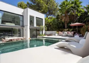 Modernised villa with pool and roof terrace — photo 2