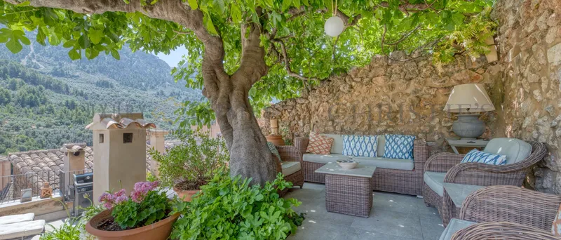 Charming renovated townhouse in Fornalutx with garden and mountain views — photo 2