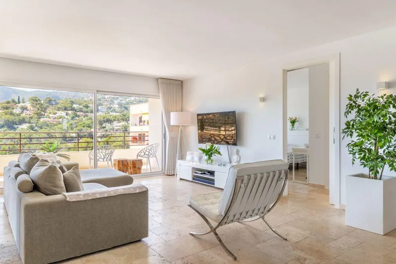 Spacious penthouse with sea views in Portals — photo 7