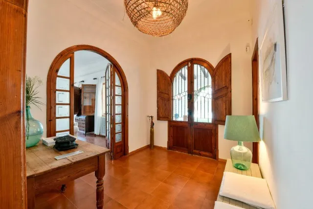 Stunning seafront villa for sale in Alcanada, Northeast Mallorca — photo 7