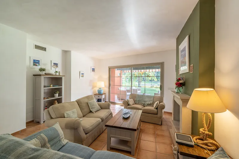 Detached villa with private pool and garden in an exclusive residential complex in Nova Santa Ponsa — photo 9