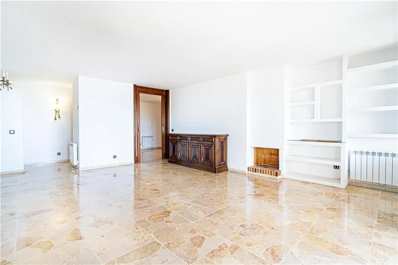Spectacular apartment with panoramic views in Bonanova — photo 9