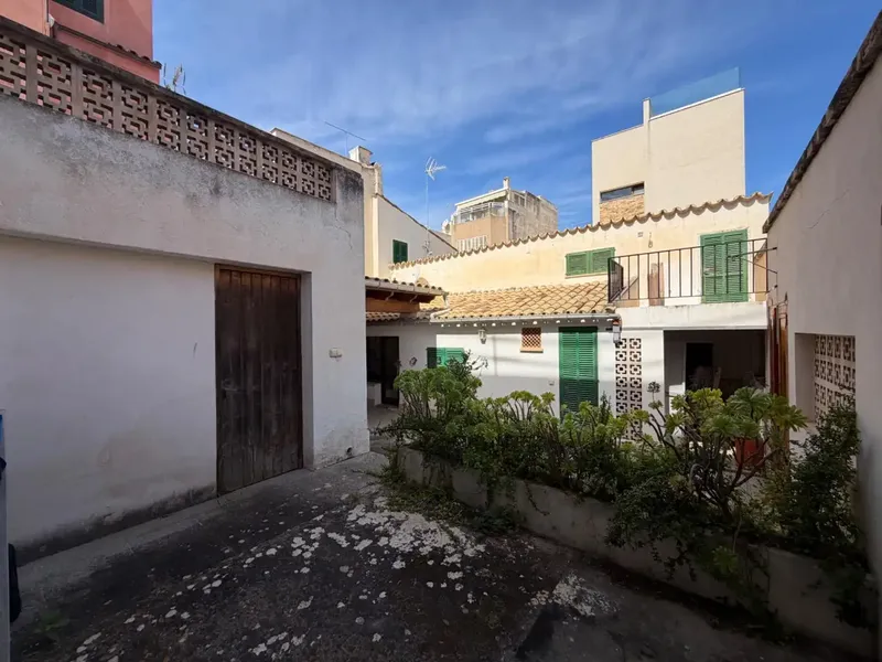 Beautiful house to renovate with great potential and approximately 103 m2 of living space that could be extended by about 187 m2 to reach — photo 5