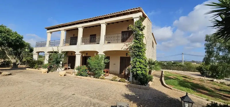 Descubre una Joya en Porto Cristo Te presentamos una oportunidad única para alquilar una espectacular finca de piedra natural, construida en — photo 3