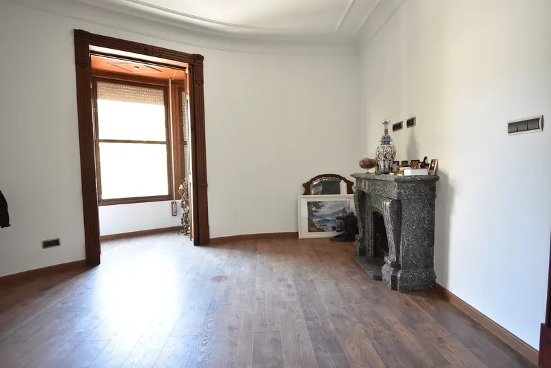 Renovated apartment with terrace and four bedrooms in the old town of Palma de Mallorca — photo 4