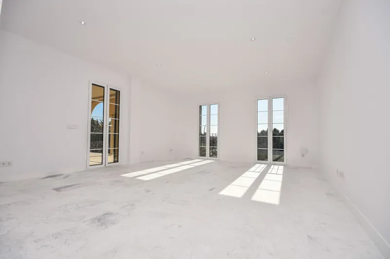 Bright and Spacious Fully Renovated Apartment with Two Parking Spaces in Palma’s Prestigious Residential Area — photo 5
