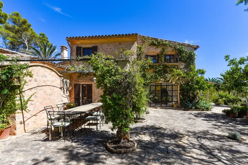 Extraordinary property with three buildings and panoramic sea views in Son Macià — photo 6