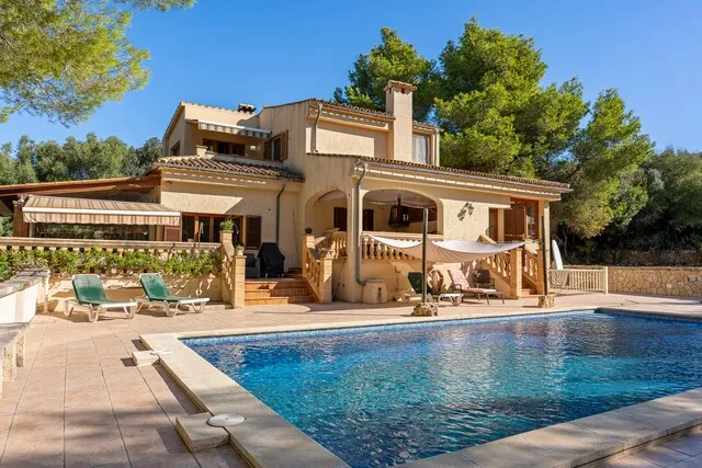 Traditional south-facing finca for sale in Alcudia, north Mallorca — photo 1