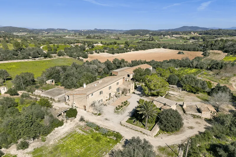 Farm with agricultural building in Felanitx — photo 1