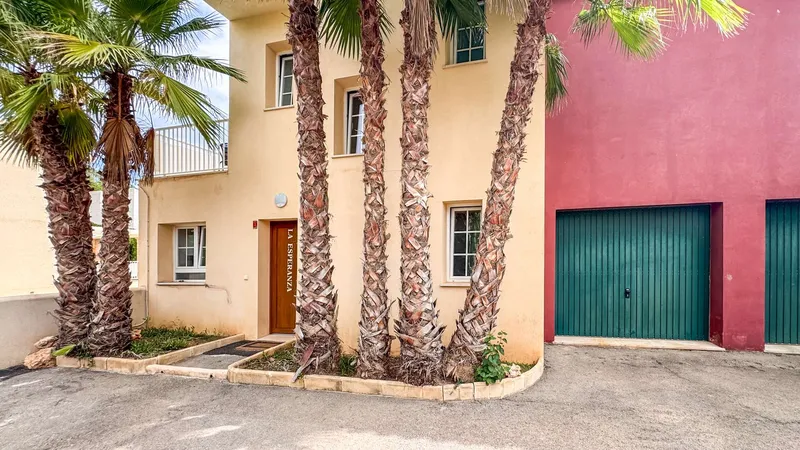 Exclusive | Modern terraced house with ETV license, pool and near the beach — photo 3