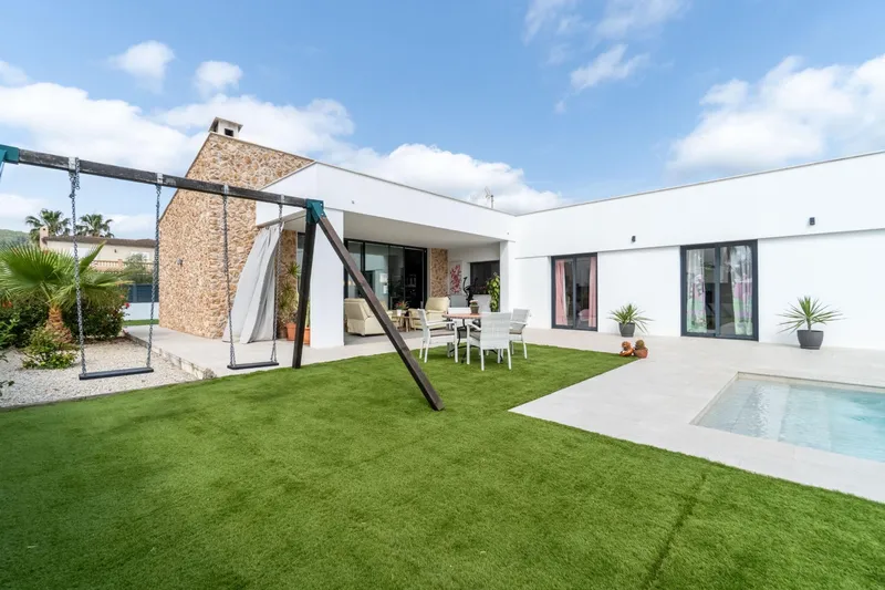 Modern-style villa — photo 2
