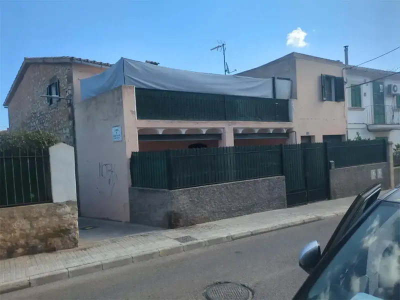 Casa en la vileta (Palma) de más de 100 años. A reformar íntegramente. Se distribuye en dos plantas. En la parte inferior, antiguo bar, cons — photo 1
