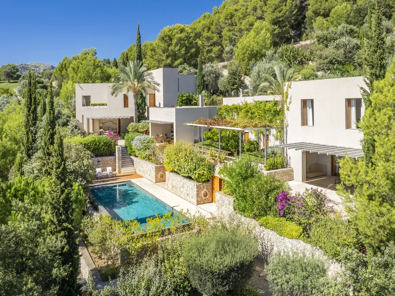 Exclusive Luxury Villa at Pollença Golf with Sea Views — photo 1