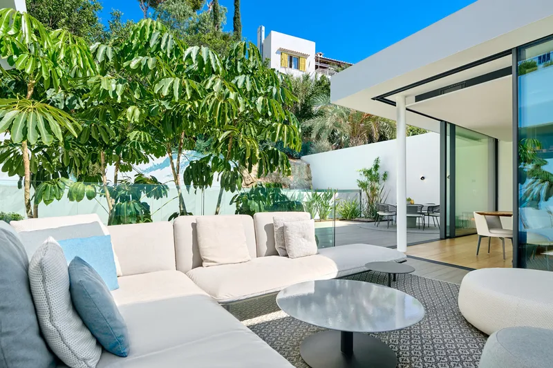 Brightful villa with pool and sea views — photo 3