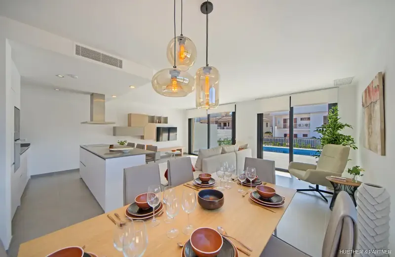 This new building with ground floor apartments, penthouses and townhouses is being built in an absolutely privileged location in Ca — photo 7