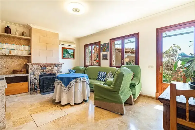 Detached house with pool on plot of approx. 453m2, 334m2 approx., 3 living rooms, fireplace, furnished and equipped kitchen with wood oven and bar — photo 5
