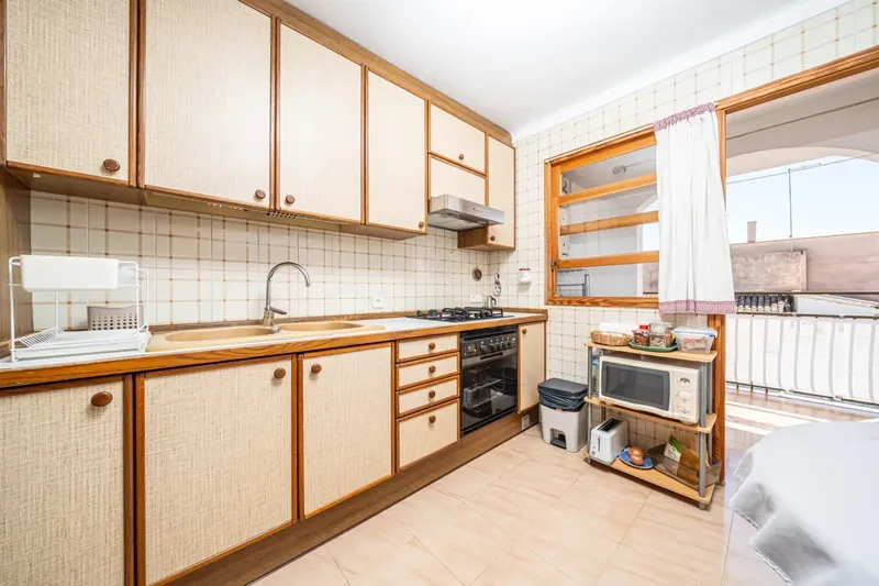We present this bright third floor without elevator located in one of the most demanded areas of the east coast of Mallorca: Cala Millor. — photo 11