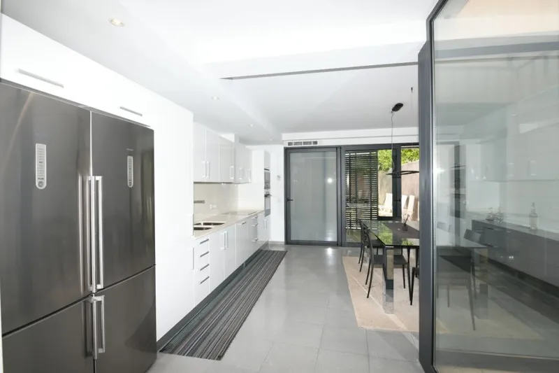Central renovated 3-story town house in Llucmajor — photo 2