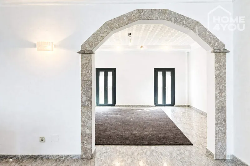 200m² townhouse with 4 bedrooms, garden and roof terrace for sale — photo 3