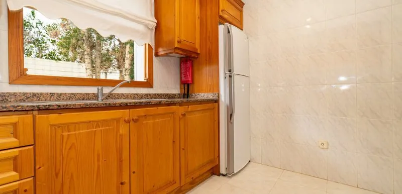 Chalet with pool in Cala Egos — 219 m², independent guest house, steps from the beach — photo 11