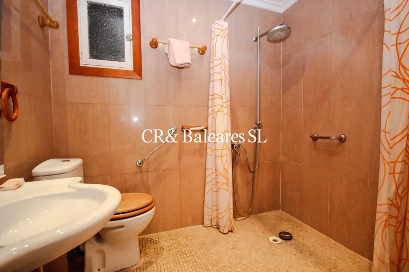 Great front-line to sea apartment — photo 10
