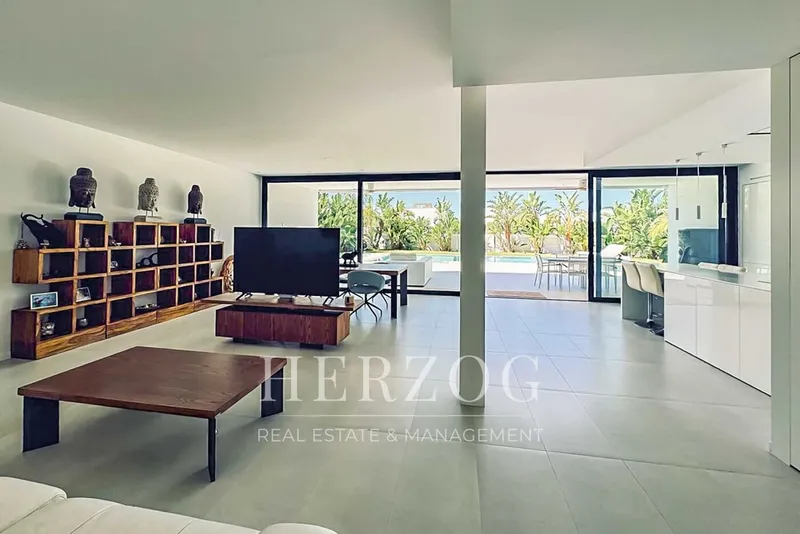 Exclusive designer residence with modern living concept in Puig de Ros — photo 8