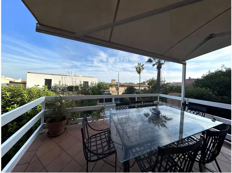 Elegant townhouse for sale in one of the most sought-after areas of Palma, just steps from Cala Major beach and the center — photo 1