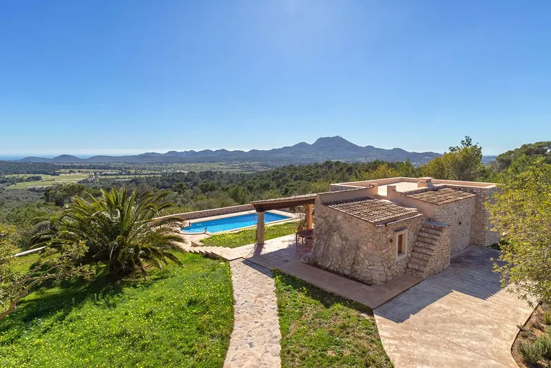 16.500m² Finca mit 12 Zimmern, Pool & Terrassen zu erwerben — photo 1