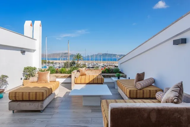 Semi-detached villa for sale overlooking the marina Bonaire, North Mallorca — photo 2