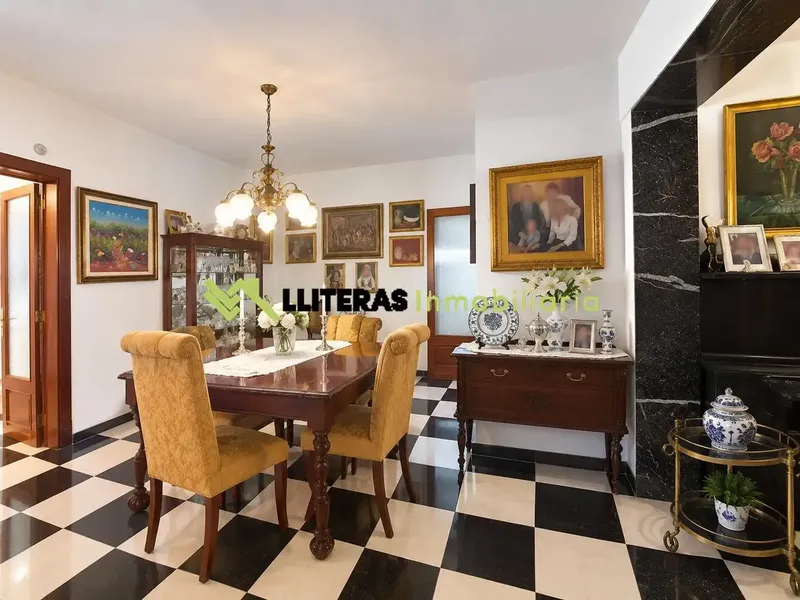 Excellent opportunity in a magnificent location on Avenida Alcúdia in Inca, just minutes from schools, supermarkets, shops and everything — photo 4