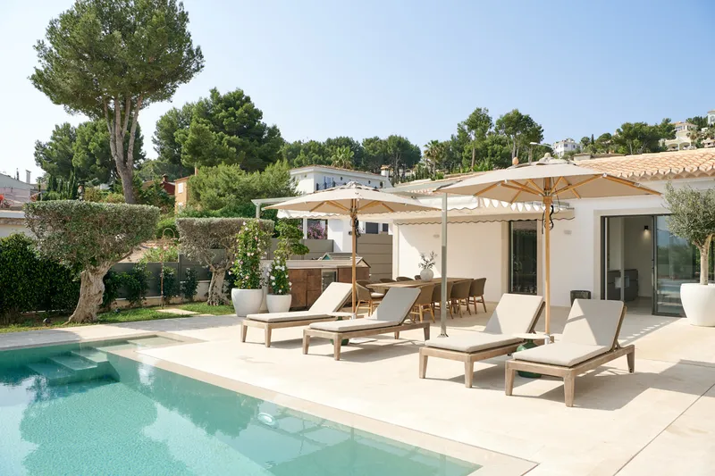 Modern family villa with traditional architecture in a prime location in Santa Ponsa - Marcel Remus Real Estate — photo 8